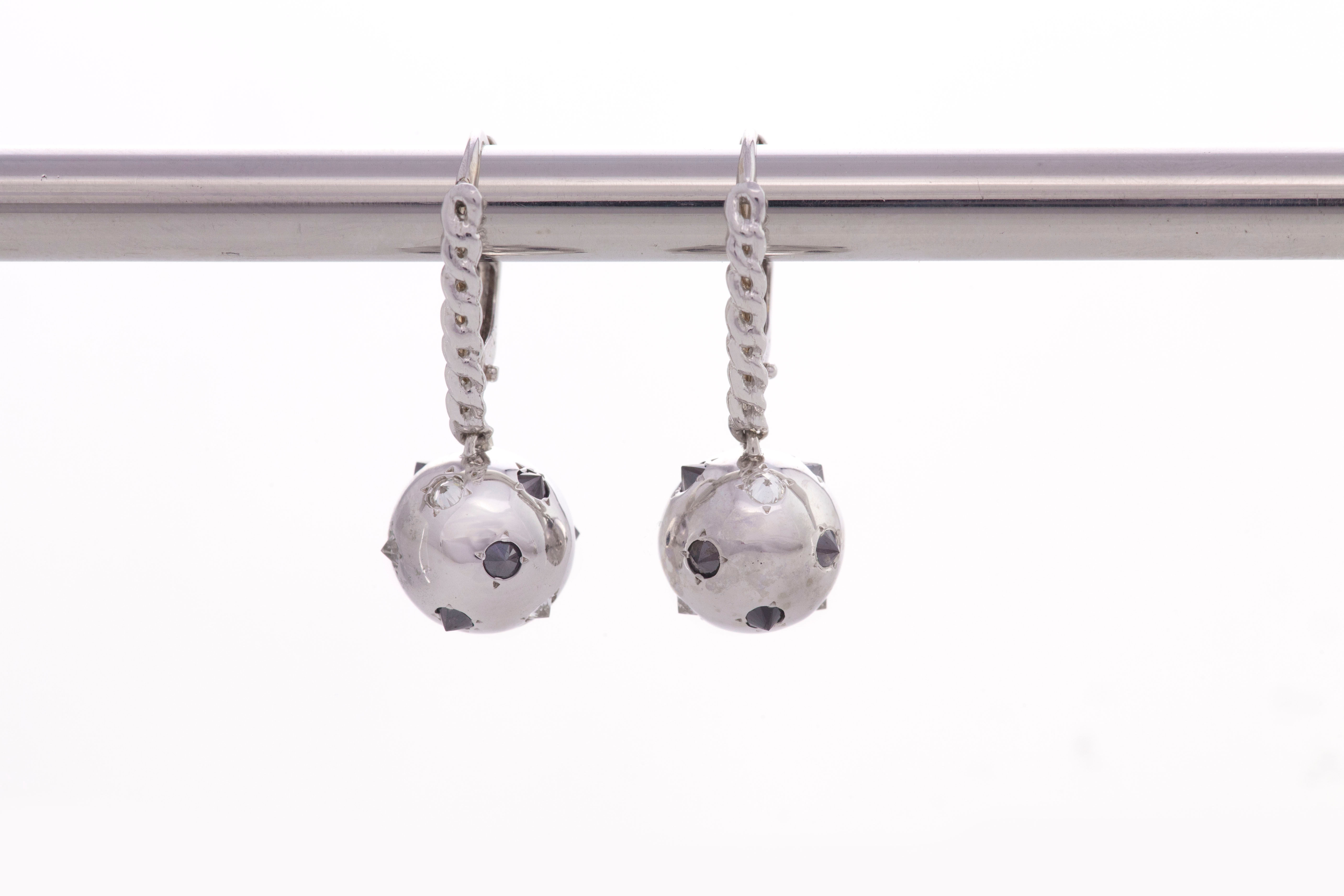 B&W DIAMOND BALL & CHAIN