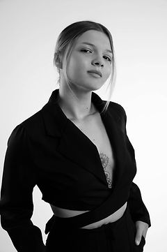 Elsa Hollande Flowar Tattoo