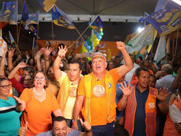 Petecão mostra força no interior ao inaugurar comitês em vários municípios