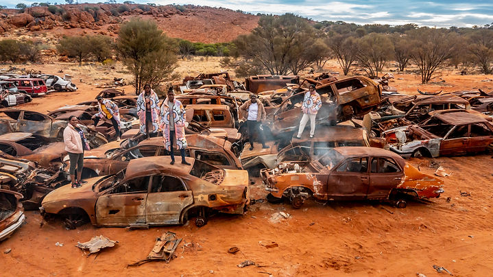 Photoshoot at the Mimili tip with the ladies - photo Meg Hansen.jpg
