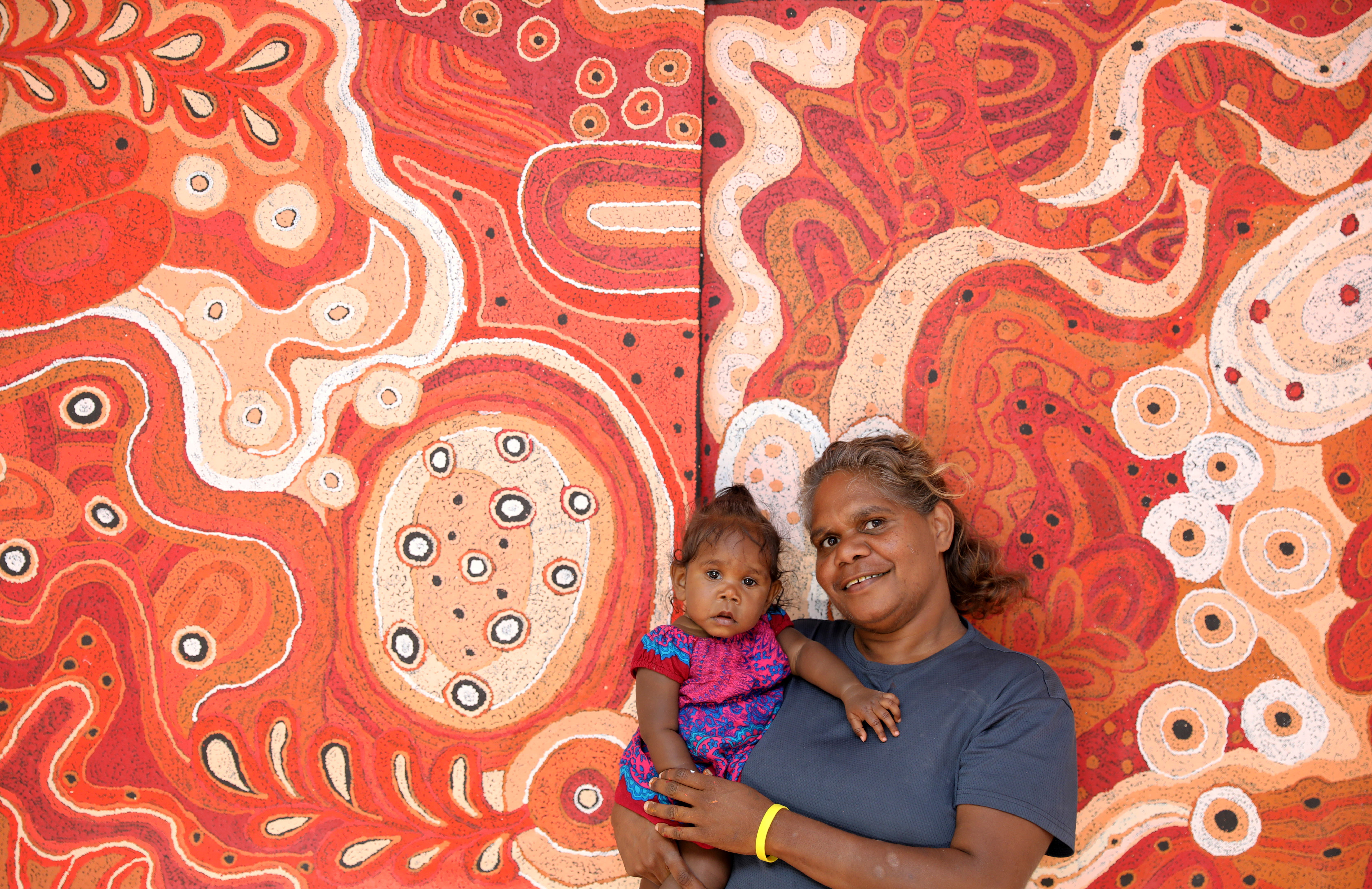 Anita Pumani and her granddaughter Anala in Mimili, photo: Mimili Maku Arts