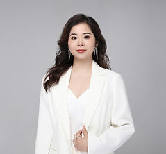 Portrait of real estate agent Lynn Liu at Acre NY Realty