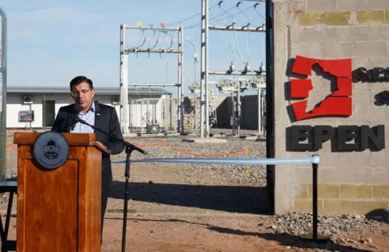 Intendente Lucas Páez anunciando lo que se proyecta para Senillosa