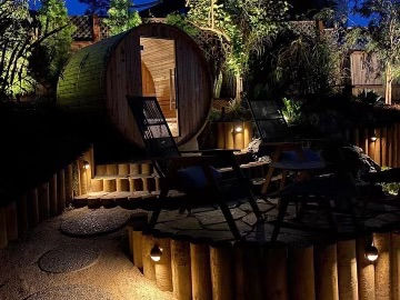 Decomposed Granite
Pine Logs
Outdoor Sauna