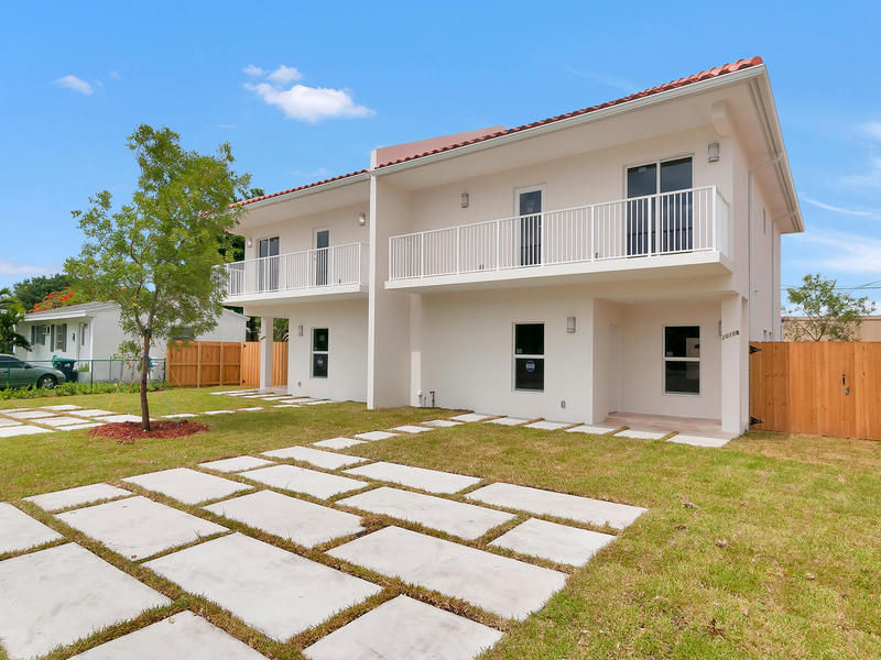 2010 & 2020 SW 76th CT