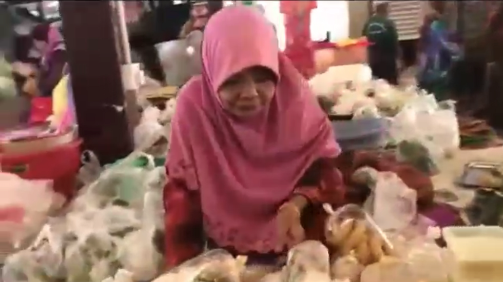 antara peniaga yang ade di pasar jelawat