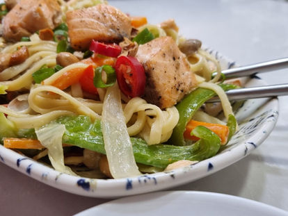 נודלס עם סלומון קרם קוקוס וחמאת בוטנים - נועם זיגדון