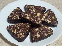 בלי מיקסר ובטעם ממכר משולשי שוקולד בטעם נוסטלגי ובכלום עבודה - אמונה בוארון