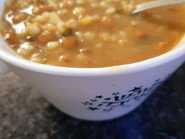 מתכון מפנק וקל להכנה מרק גריסים ועדשים מנה משביעה וטעימה בקדירה אחת - אורלי עמרן