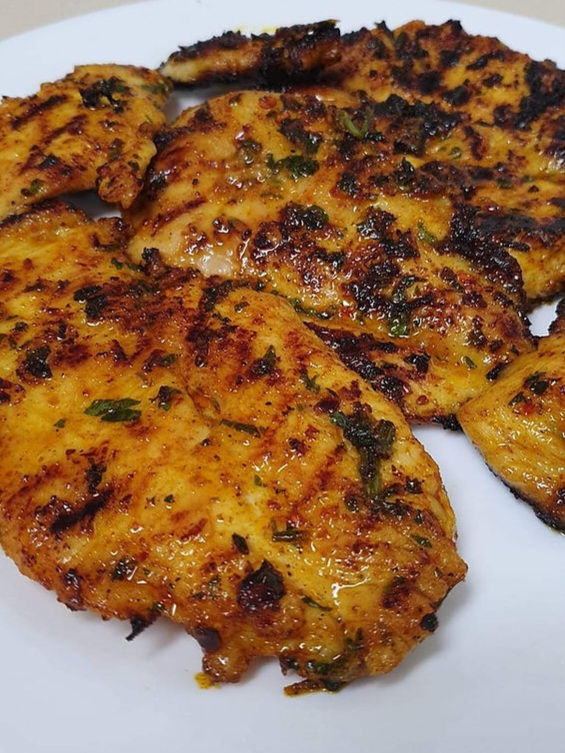 אין מהיר וקליל מזה חזה עוף צלוי במרינדה משגעת פשוט ללקק את האצבעות - אילנה טל