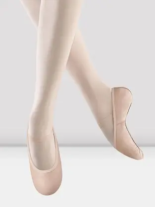 Belle is the perfect ballet flat for the student. Soft leather ballet slipper with pretty printed heart lining which makes for a feminine ballet aesthetic.
Soft leather upper
Plush elastic on the top line eliminates the need for an untidy drawstring, while easing pressure on the top of dancer's foot
Full suede outsole for building foot muscles
Pre sewn elastic over the instep provides a secure fit
Printed heart sock-liner inside the shoe.