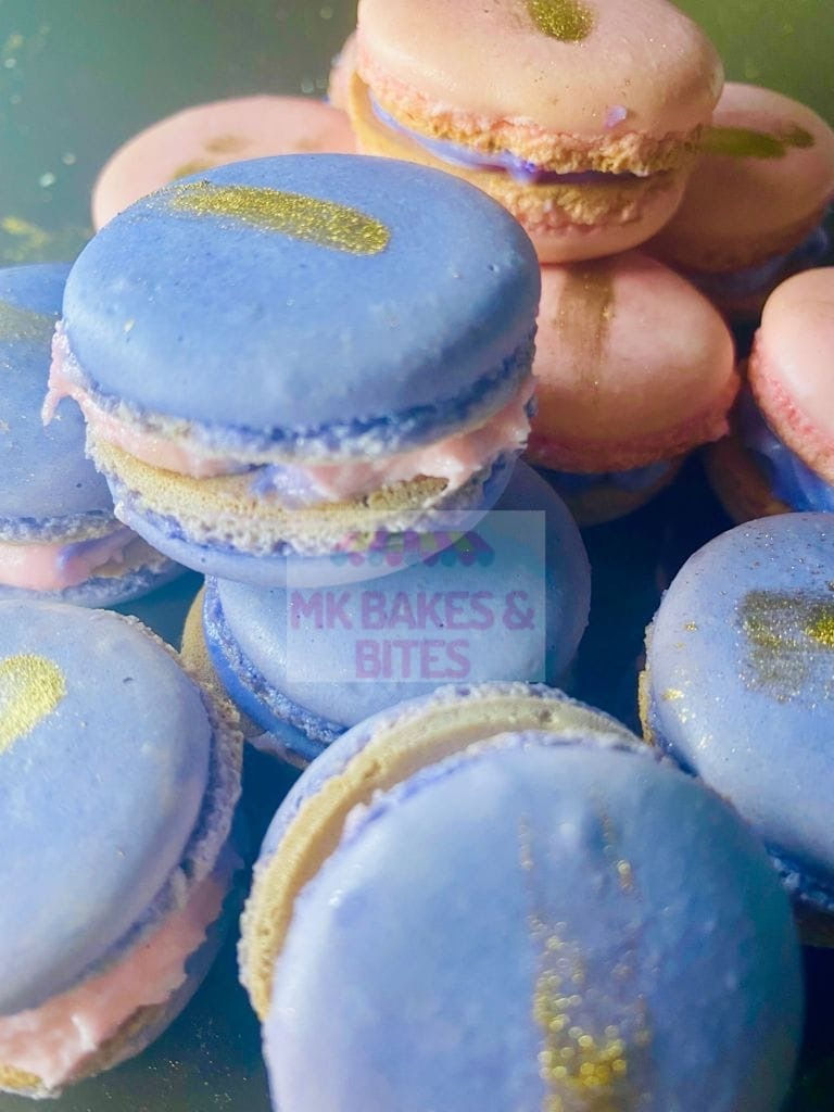 Macarons Dozen