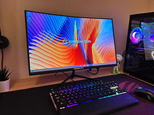 Greencom Galactic 200Hz 24-tommers buet gamingskjerm med 1 ms responstid og G-SYNC