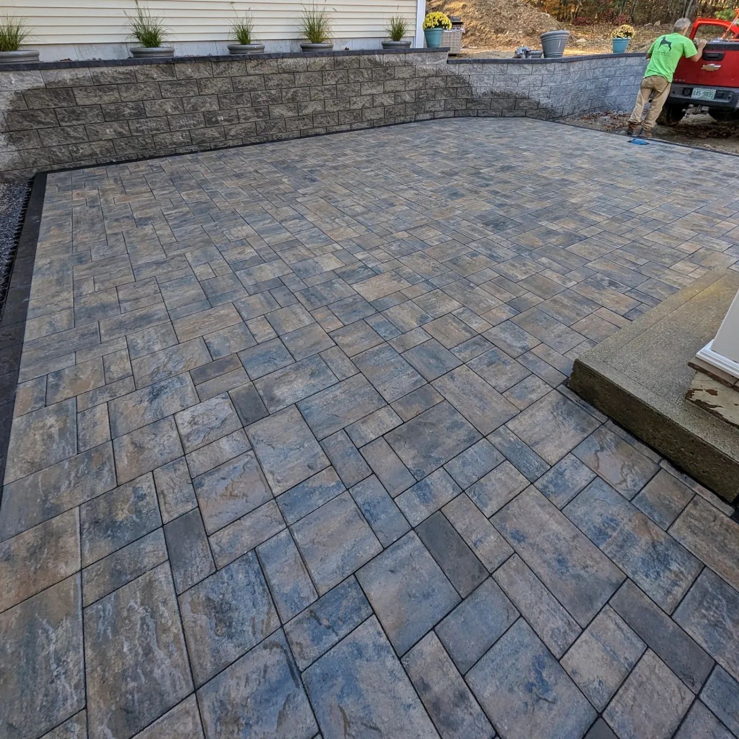 Cambridge Pavers Wall and Patio