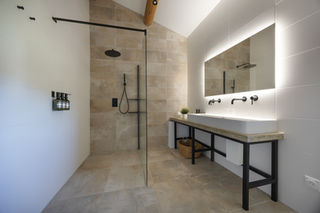 Moderne design badkamer zuid frankrijk