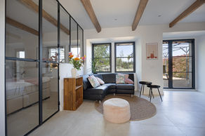 Moderne gite met comfortabele bank in zuid frankrijk