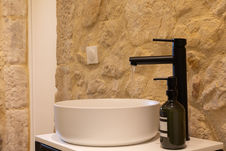 Wasbak op de kinderkamer in gite provence