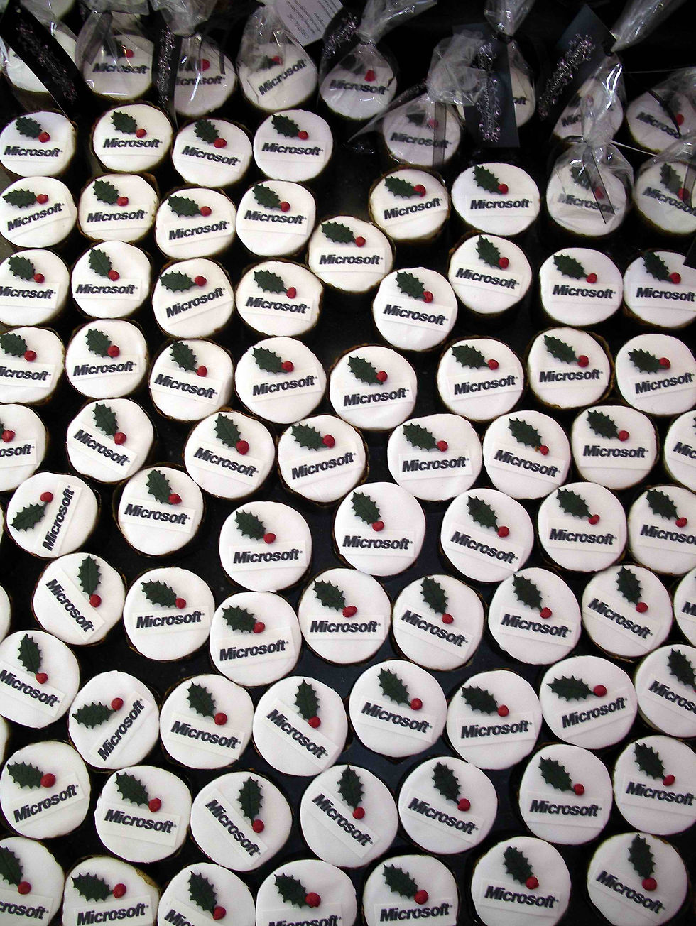 Individual Microsoft Christmas Cakes