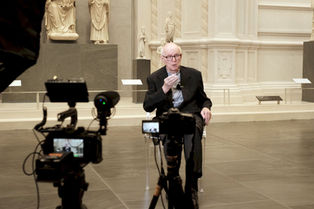 随馆⻓漫步⻄方艺术史