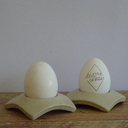 Egg cup speckle