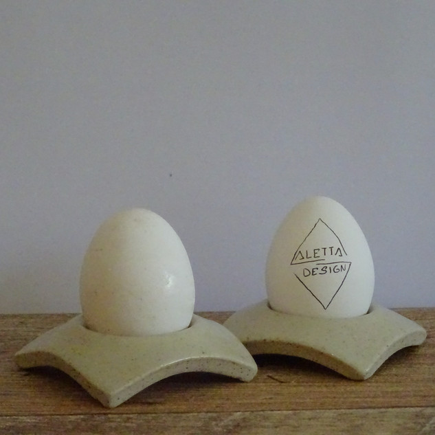 Egg cup White speckle
