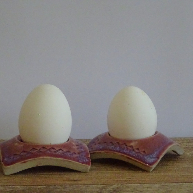Egg cup Maroon