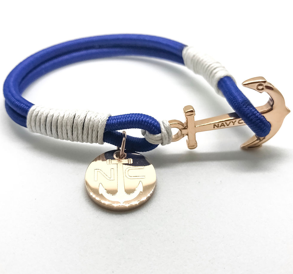 Pulsera en cordón engomado con ancla y medalla