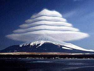 lentricular clouds mt shasta.jpg