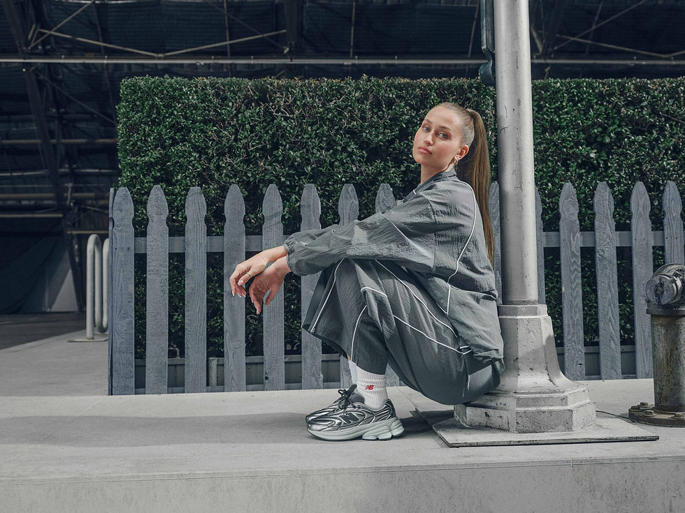S126_GreyDays_U503069C_Jordyn_HTT_Uncropped_4x3.jpg