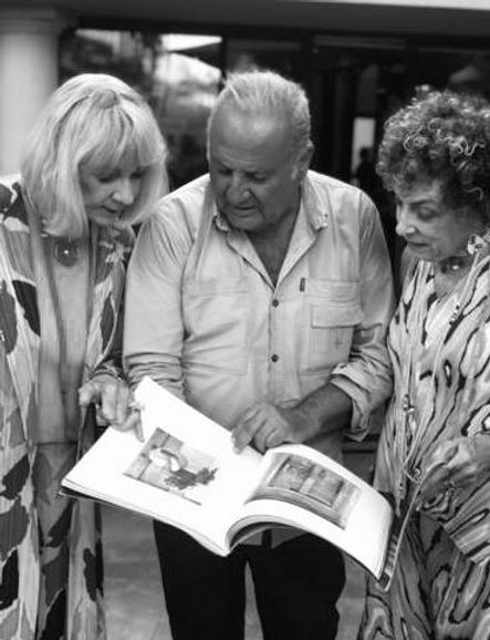 Alexis de Vilar with Angela Fisher and Carol Beckwith