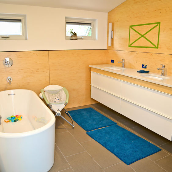 Vanity, Tub, and Laundry... Oh My!