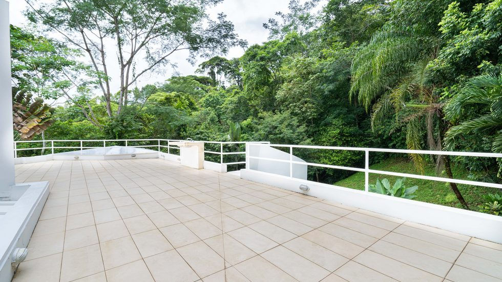 Thumbnail: Secluded House Surrounded by Tropical Rainforest in Portalon