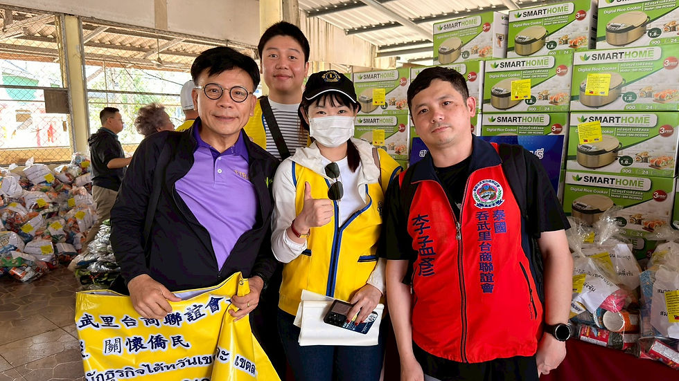 IBCfirm lawyers and partners delivering humanitarian aid and relief supplies to flood victims in Hat Yai, Songkhla Province, Thailand, demonstrating cross-border humanitarian support and social responsibility.