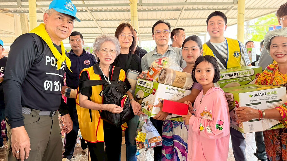 IBCfirm lawyers and partners delivering humanitarian aid and relief supplies to flood victims in Hat Yai, Songkhla Province, Thailand, demonstrating cross-border humanitarian support and social responsibility.