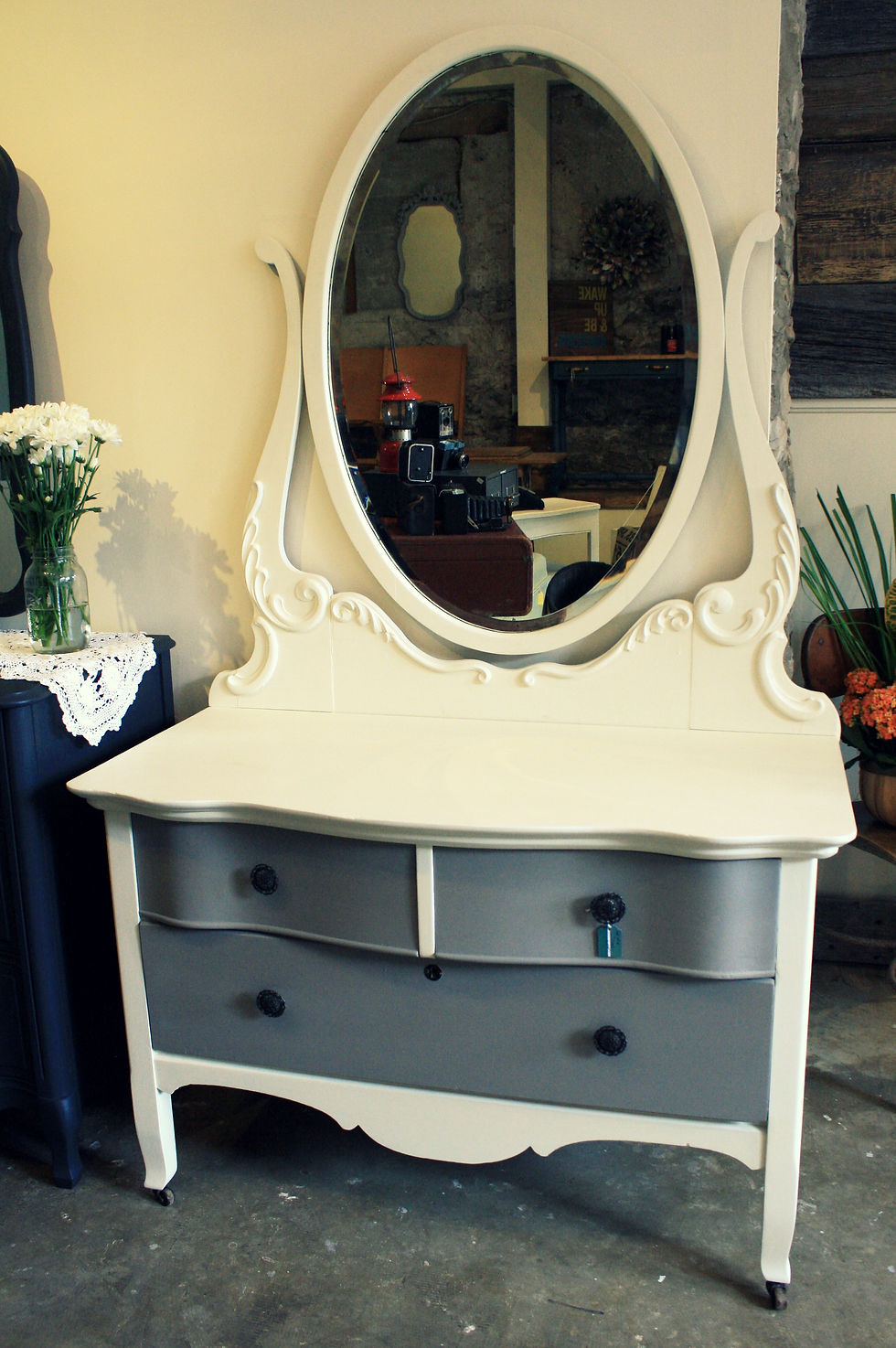 Oak Serpentine Vanity/Dresser