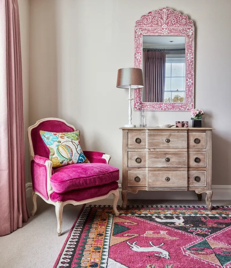 Using Decorative Features to Enhance Your Interior Design