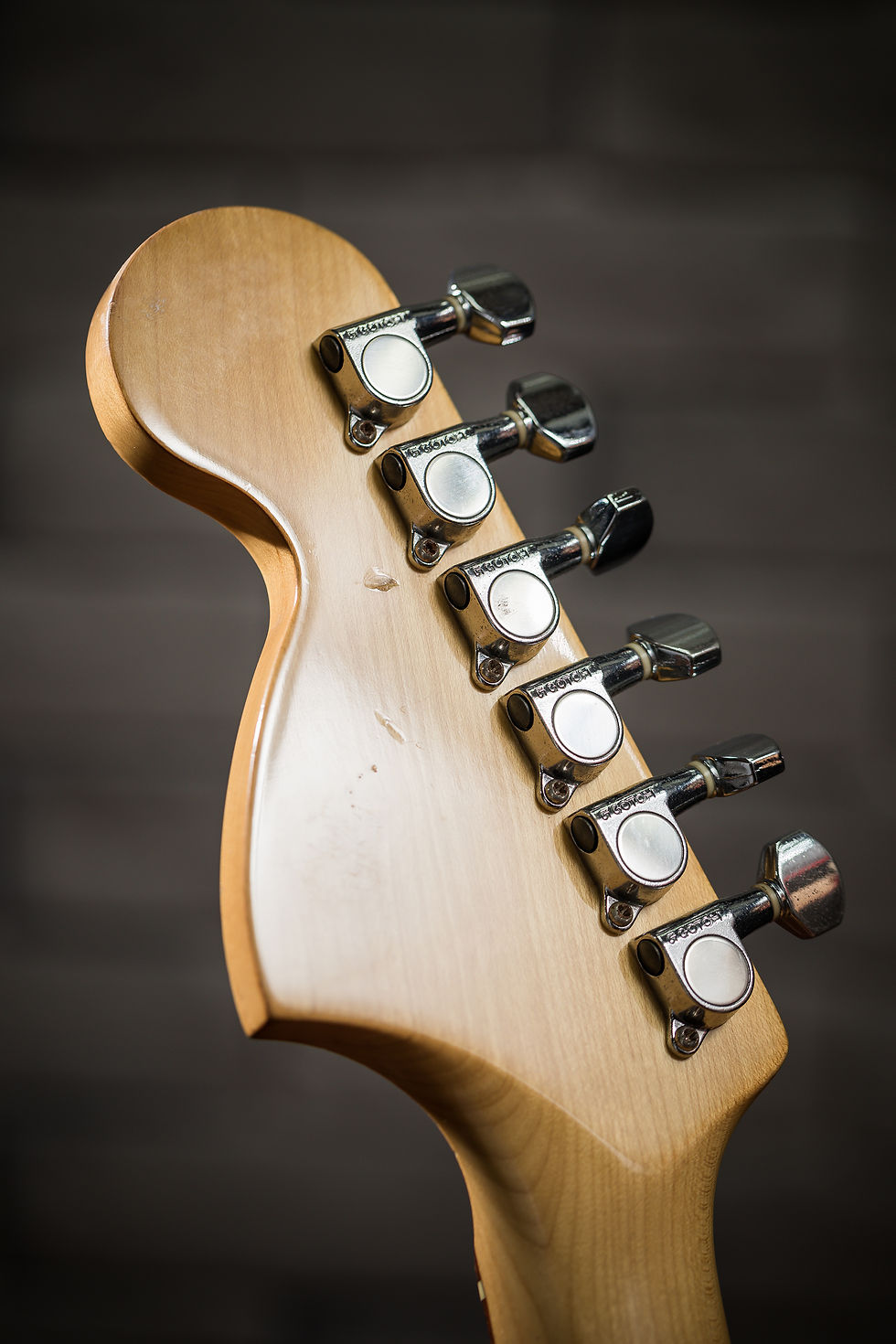 縮圖：Fender Japan Stratocaster Sunburst (1993-1994)