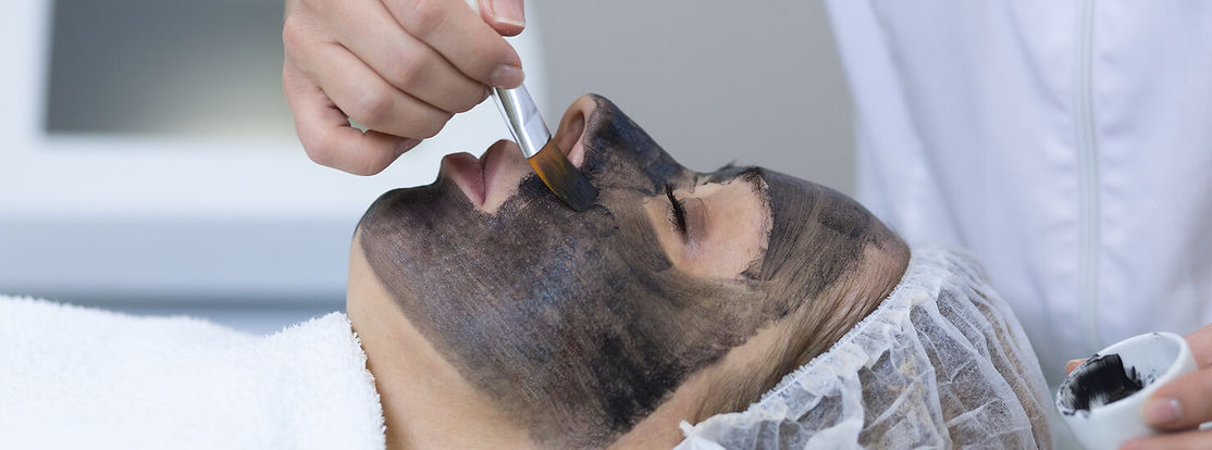carbon-peel-mask-professional-side-view-brush-1480x550-1.jpg