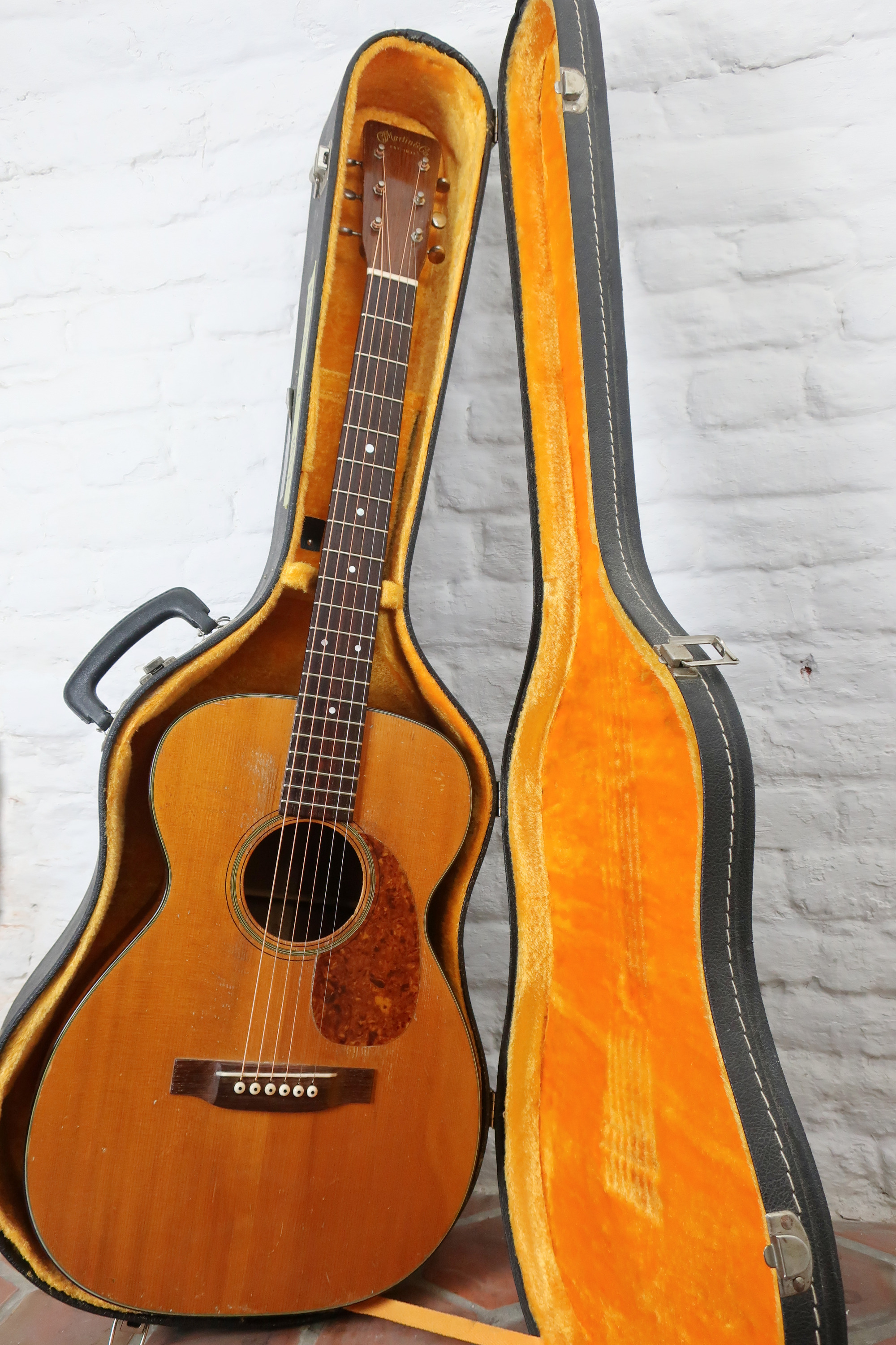1957 Martin 0-18 - Thumbnail 3