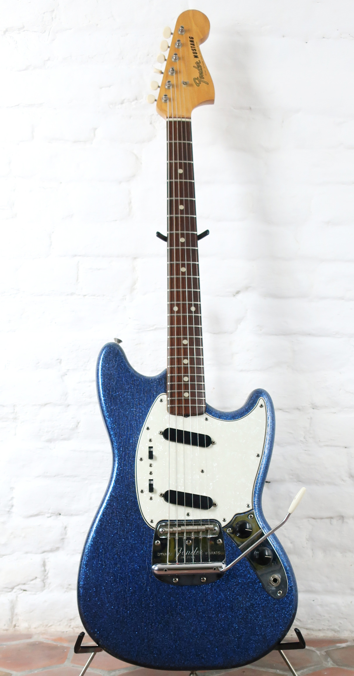 1965 Fender Mustang - Thumbnail 3