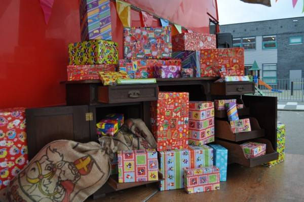 aangekleed met cadeau's