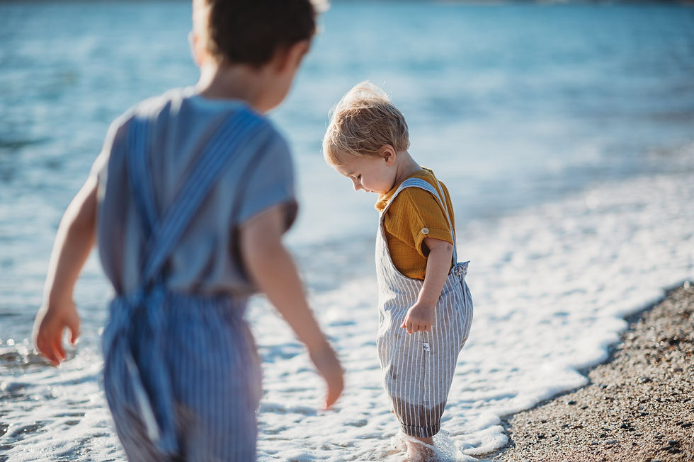 Miniaturbild: skandinavische, gestreifte kinder-latzhose aus leinen –ideal für frühling/sommer