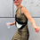 Miniaturbild: Schwarz-goldenes Festival-Kleid – shiny, eng anliegend & elegant