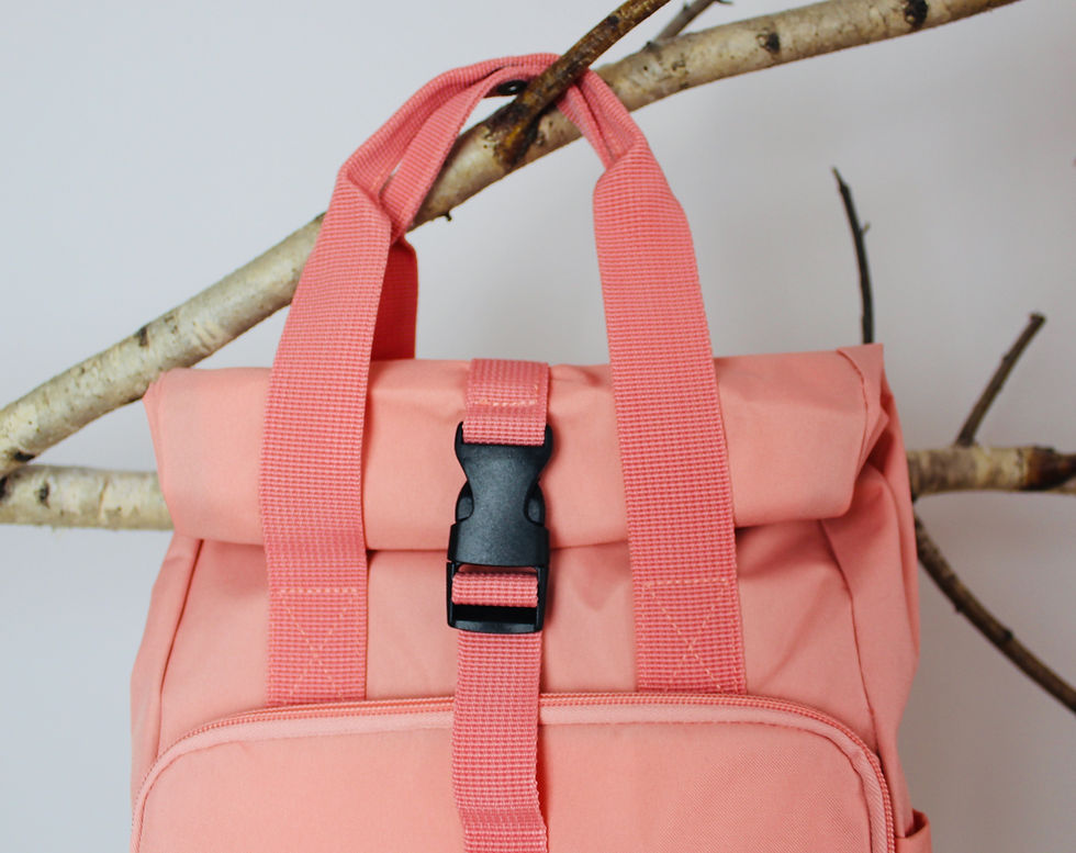 Miniaturbild: stylischer kleiner rolltop daypack – nachhaltiger rucksack für kinder & eltern