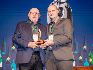 Casa Perini é destaque na Avaliação Nacional de Vinhos 2024 com 13 seleções e fundador recebe Troféu Vitis