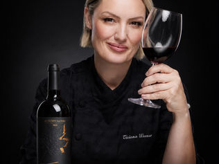 Ticiana Werner lança vinho exclusivo e inicia programação comemorativa pelos 18 anos do restaurante
