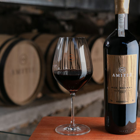 Vinhos barricados: Amitié lança OAK Barrel Montepulciano e OAK Barrel Pinot Noir