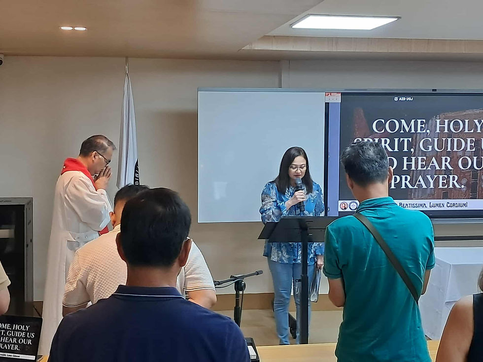 Opening liturgy presided by Fr. Ronnie Crisostomo, SVD, with Janet Lotuaco from the second-year Hope class leading the Prayer of Invocation to the Holy Spirit.