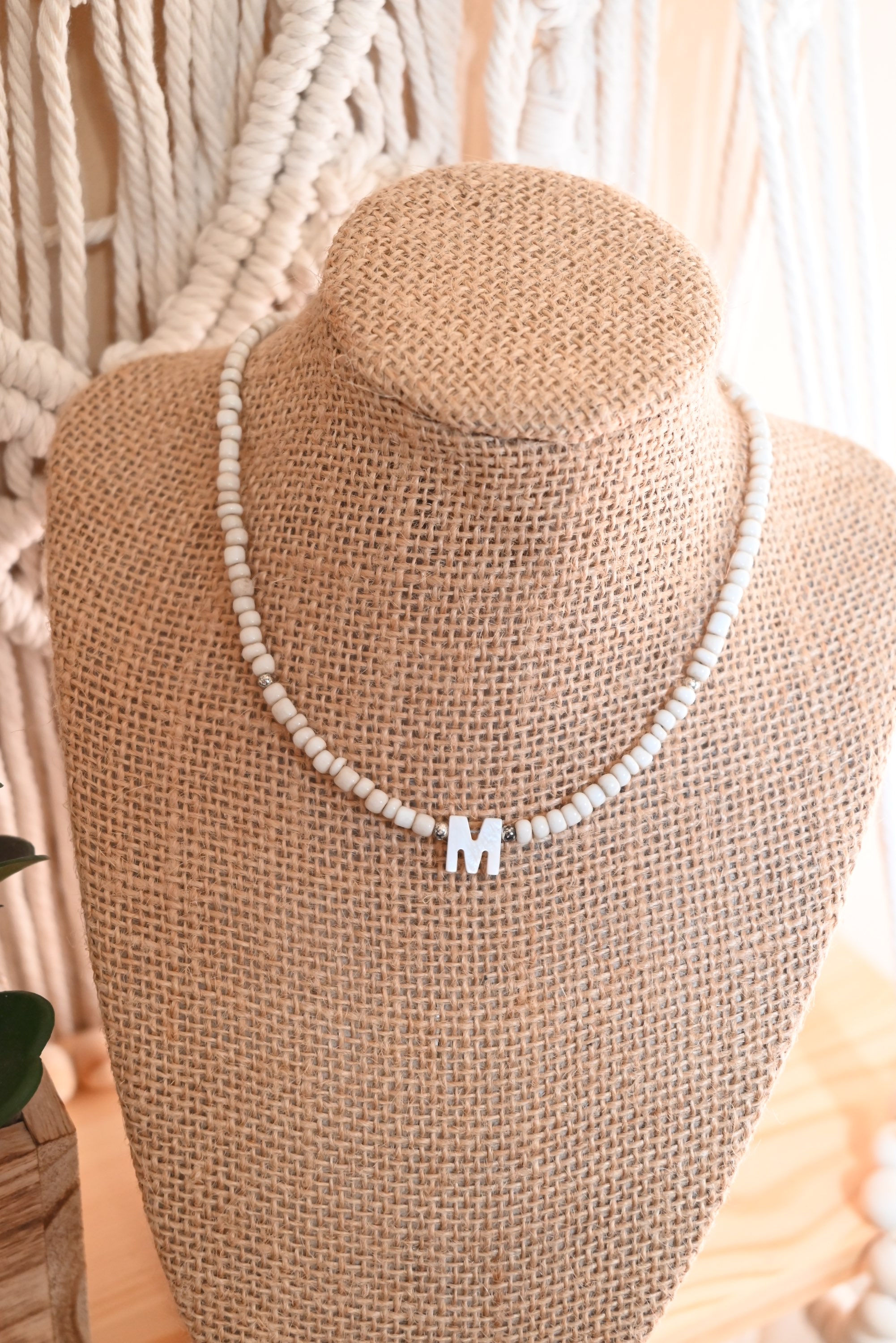 Mother of pearl M chocker