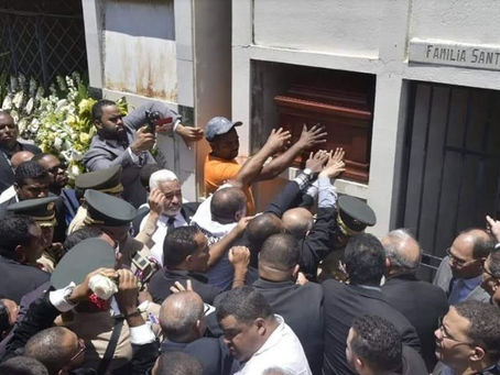 Radhamés Camacho asiste al funeral de Monchy Rodríguez